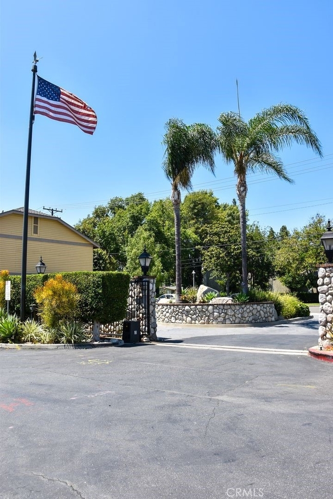 630 W Palm - Photo 8
