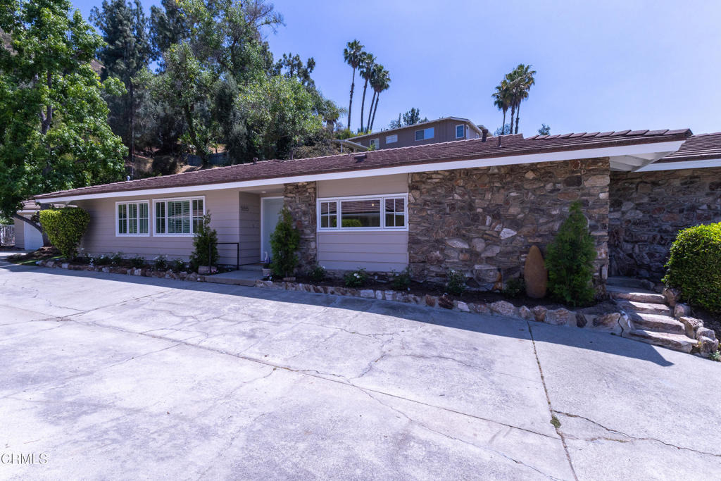 555 Paulette Place - Photo 32