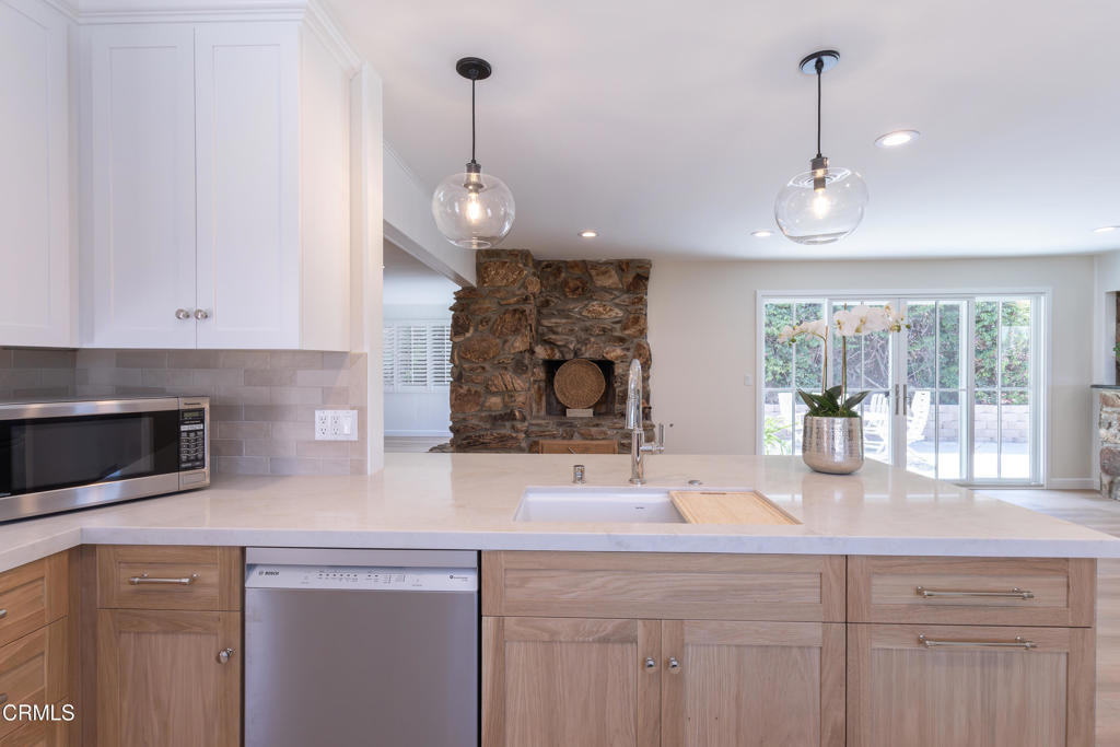 555 Paulette Place - Photo 7