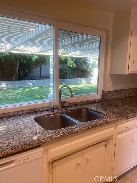3661 Pine Street - Photo 3