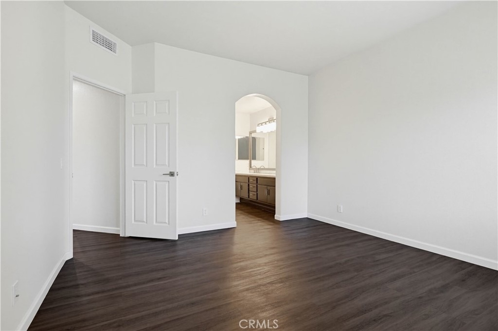 24 Heritage - Photo 31