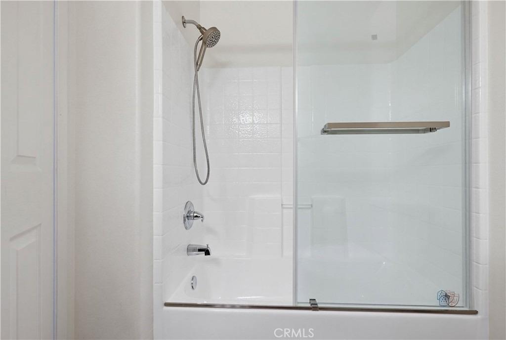 24 Heritage - Photo 42