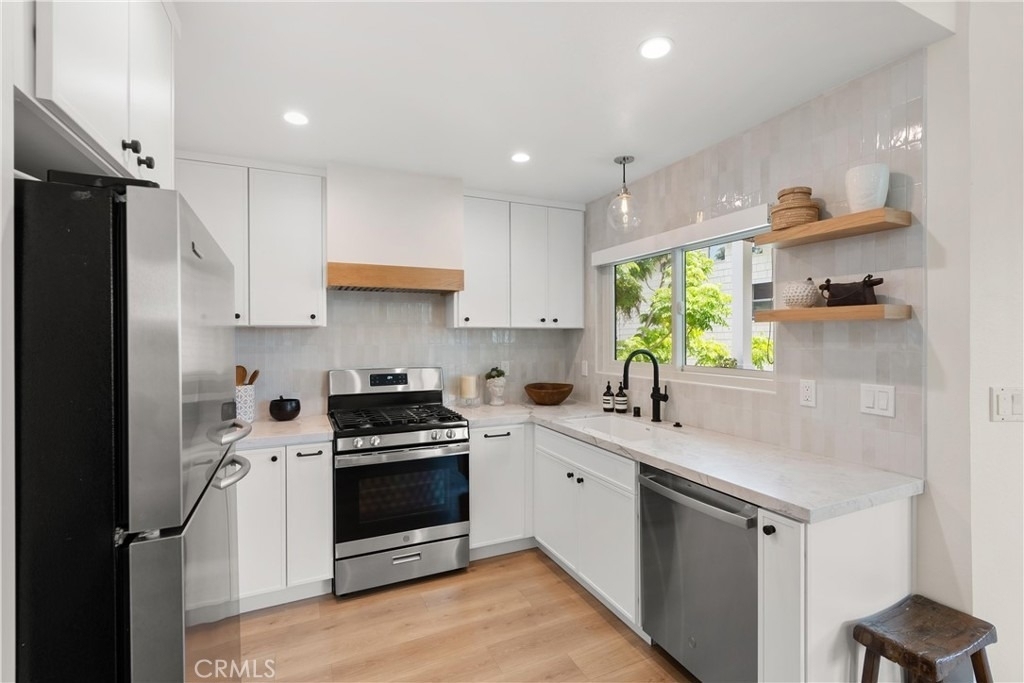 617 1/2 Acacia Avenue - Photo 8