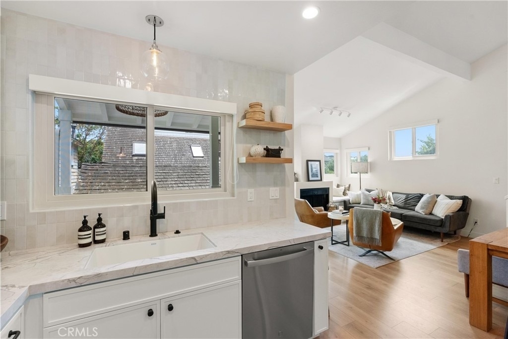 617 1/2 Acacia Avenue - Photo 9
