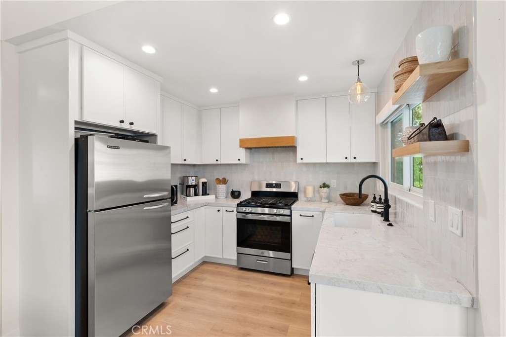 617 1/2 Acacia Avenue - Photo 7