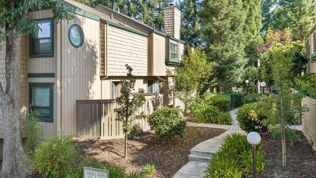 386 Union Avenue - Photo 0