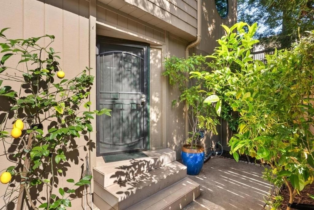 386 Union Avenue - Photo 1