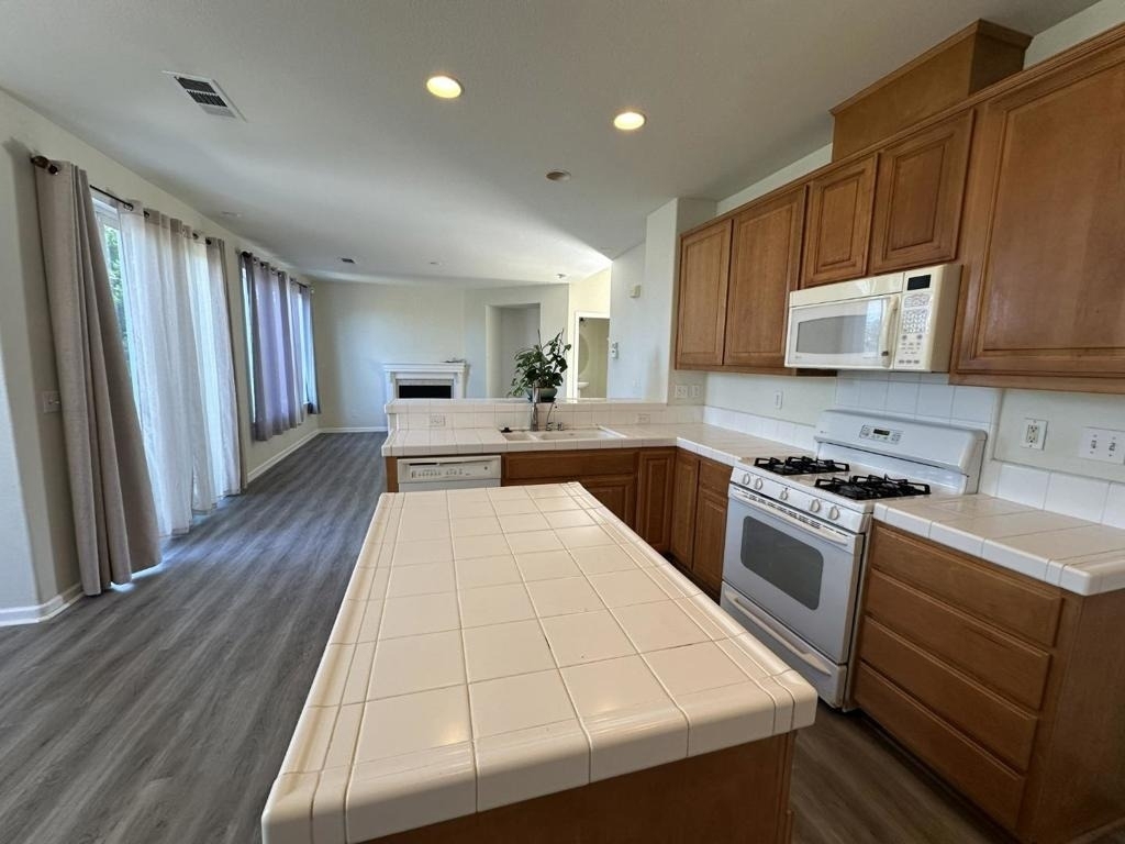 2065 Mckenzie Place - Photo 4