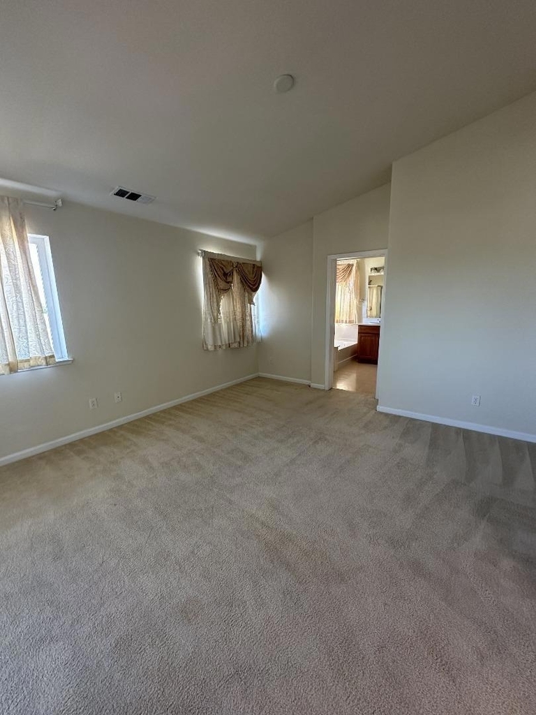 2065 Mckenzie Place - Photo 12