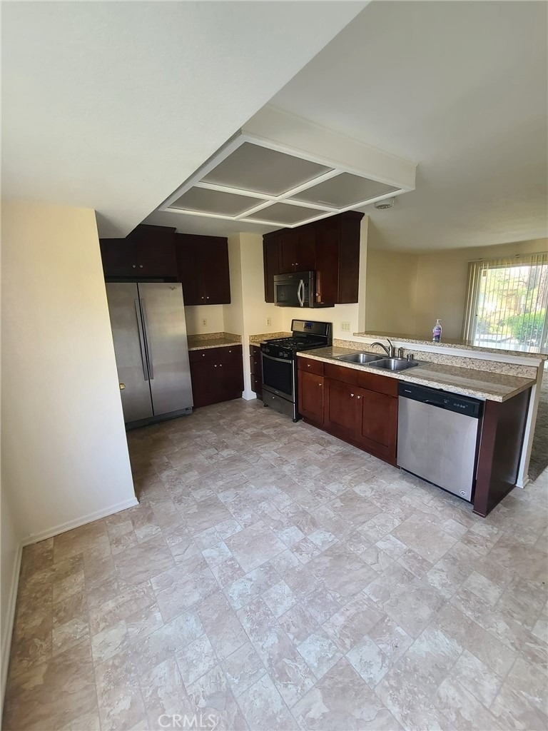 1365 Crafton Avenue - Photo 4