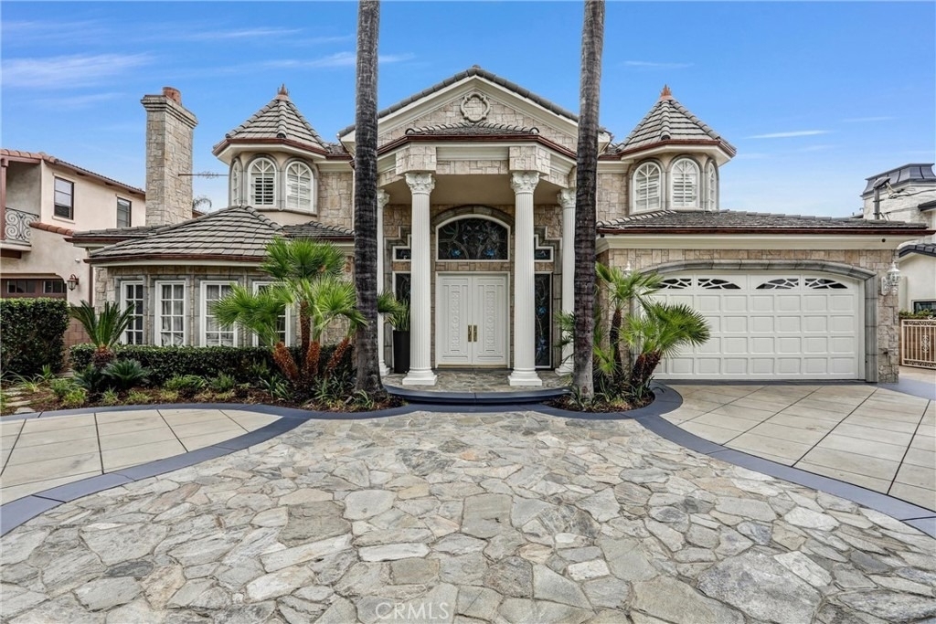 1410 S 10th Ave - Photo 1
