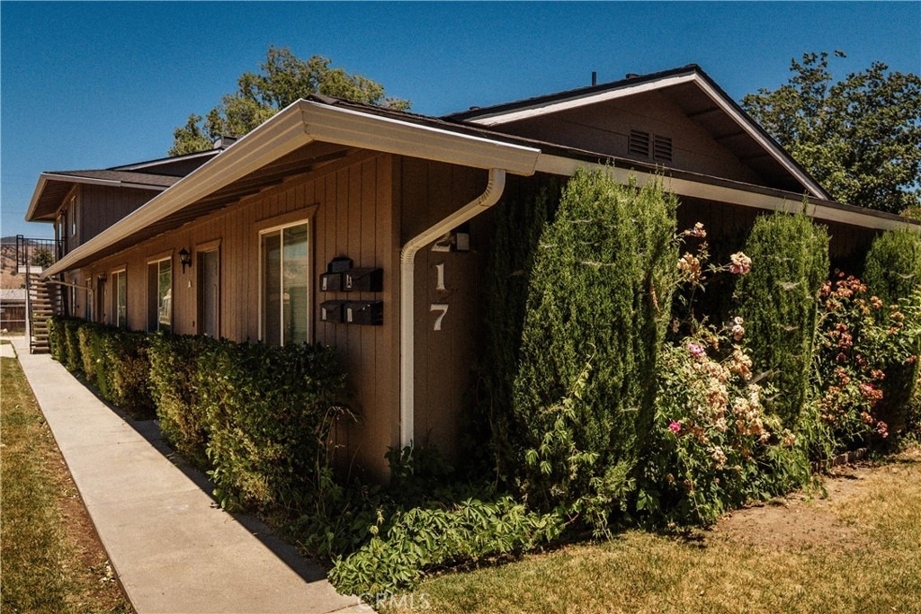 217 E I Street - Photo 1
