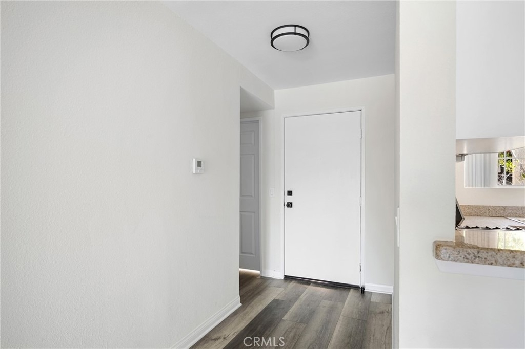 5565 Canoga Avenue - Photo 4