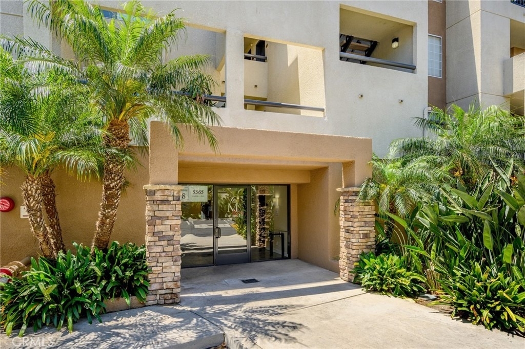 5565 Canoga Avenue - Photo 2