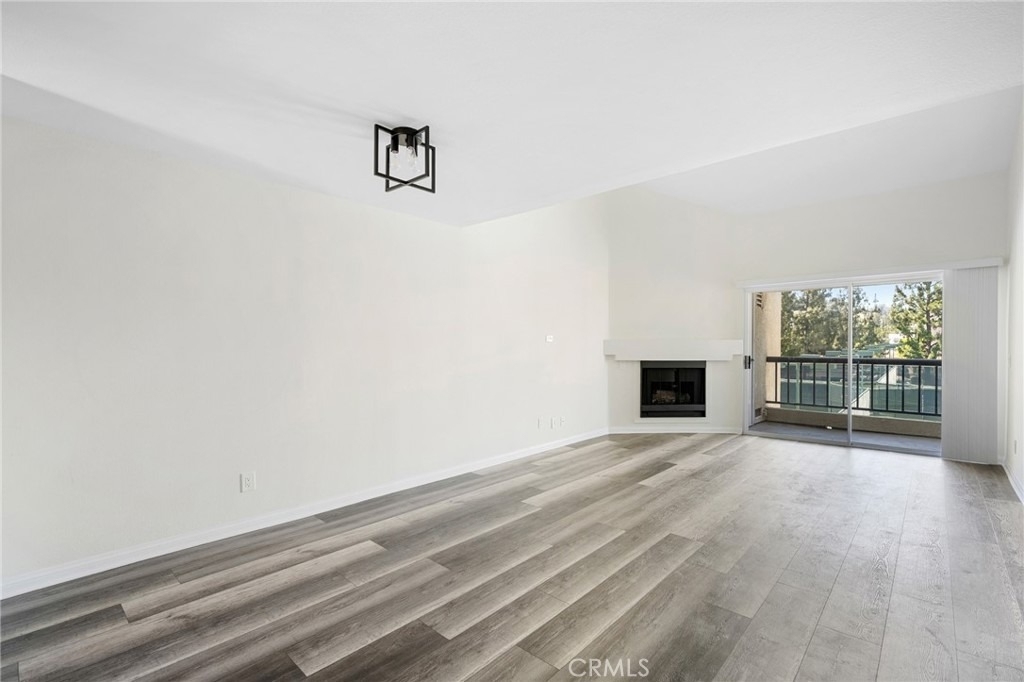 5565 Canoga Avenue - Photo 5