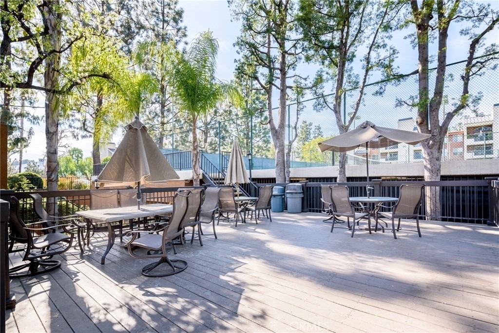 5565 Canoga Avenue - Photo 31