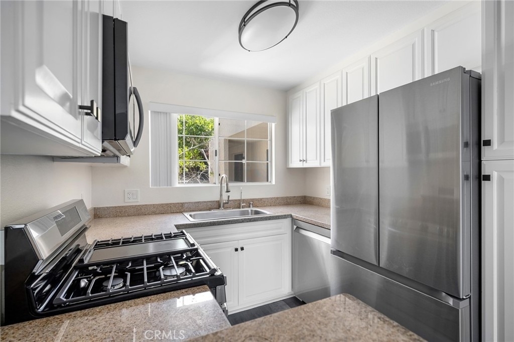 5565 Canoga Avenue - Photo 13
