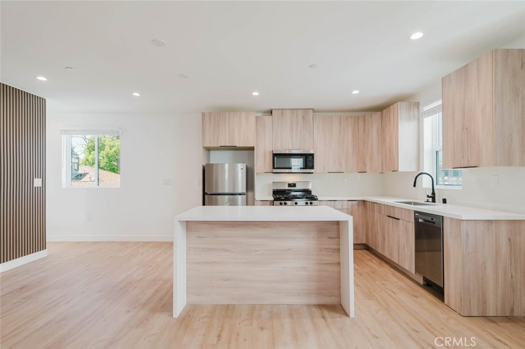 5654 1/2 Cartwright Avenue - Photo 8
