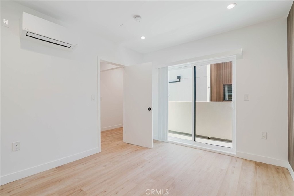 5654 1/2 Cartwright Avenue - Photo 25