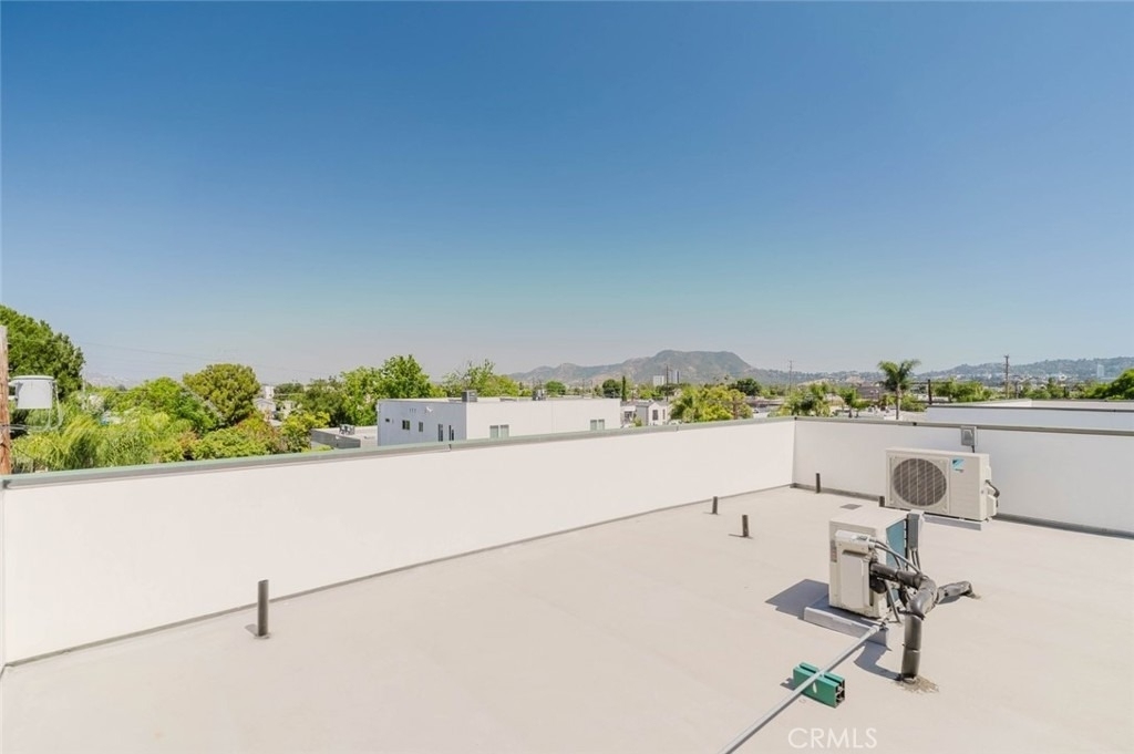 5654 1/2 Cartwright Avenue - Photo 38