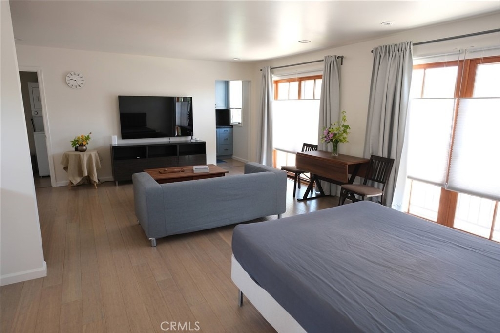 1955 Las Lomitas Drive - Photo 4