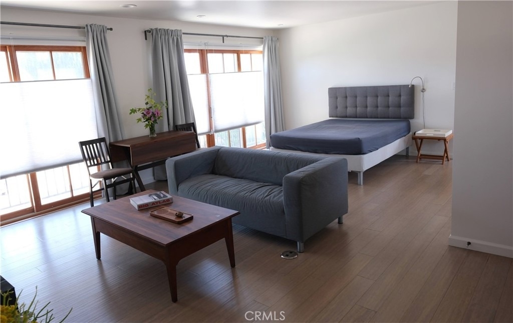 1955 Las Lomitas Drive - Photo 3