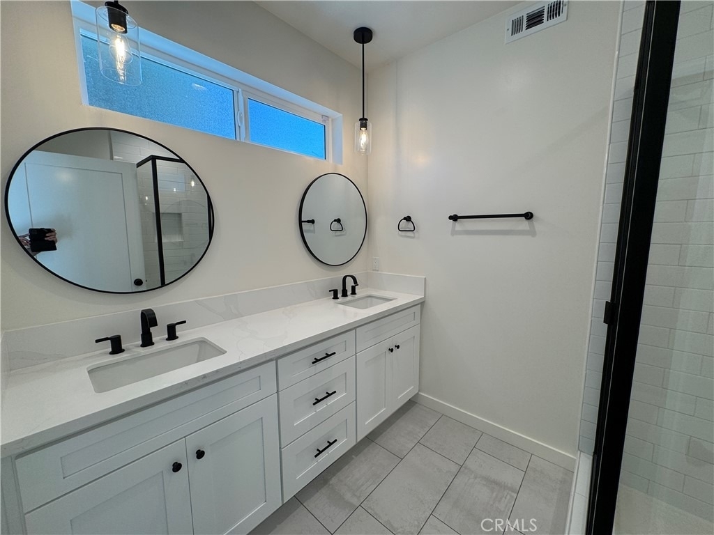 15236 Kingsbury Street - Photo 8