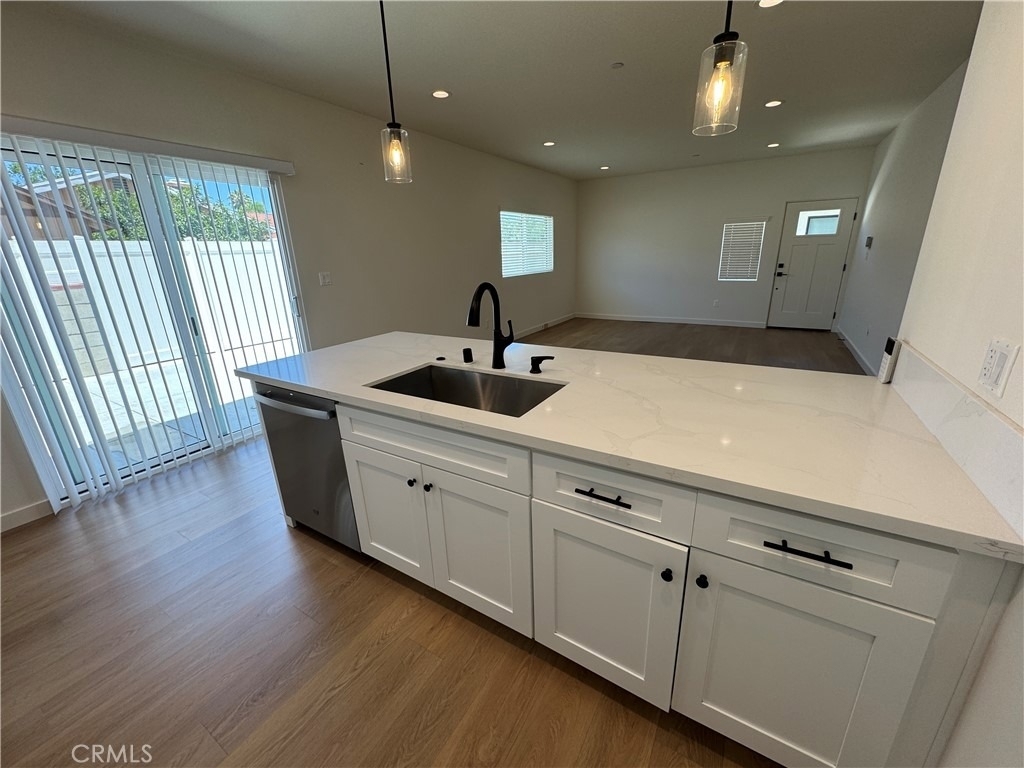 15236 Kingsbury Street - Photo 2