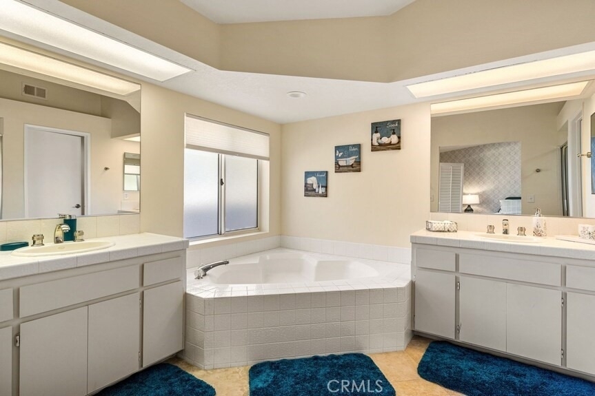 344 Vista Royale - Photo 15