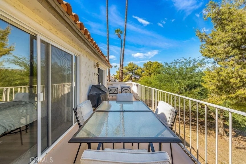 344 Vista Royale - Photo 3