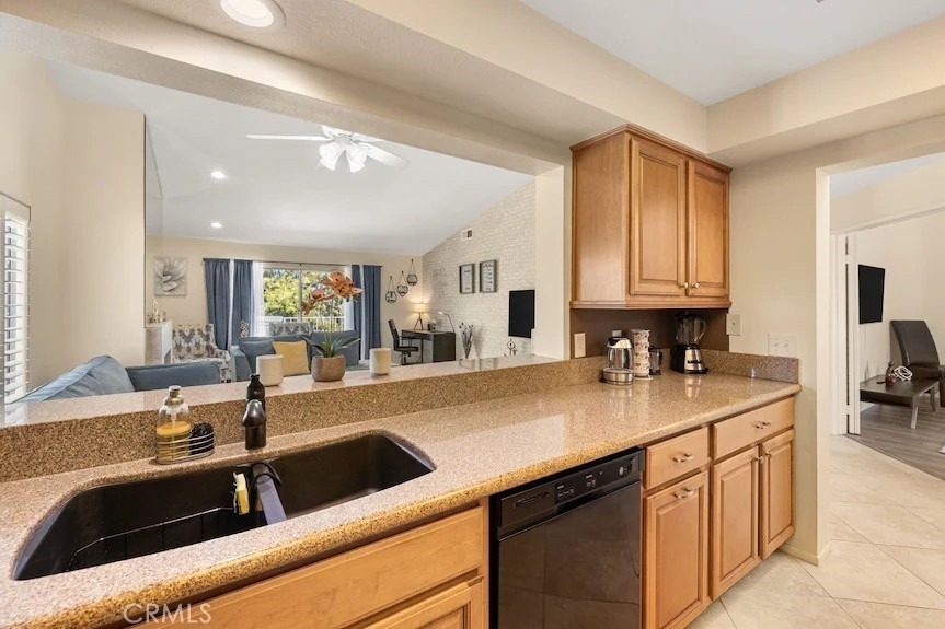 344 Vista Royale - Photo 4