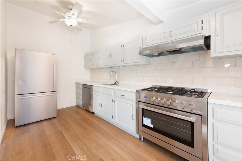 3757 York - Photo 6