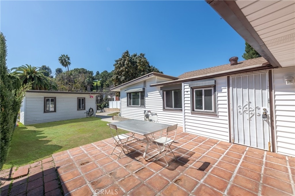 3757 York - Photo 22