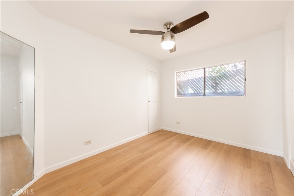 3757 York - Photo 15