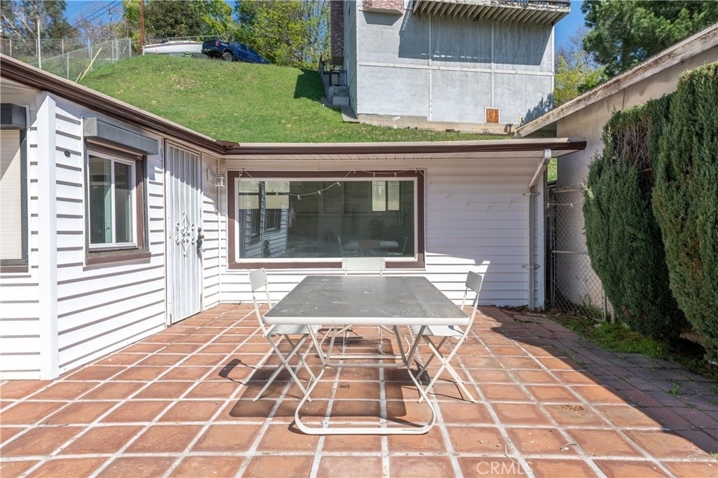 3757 York - Photo 21