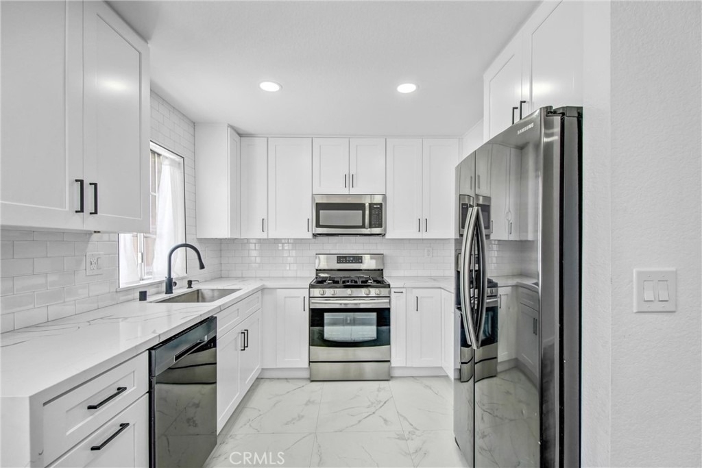 13750 Hubbard Street - Photo 8