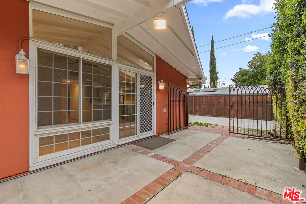 6742 Sunny Brae Avenue - Photo 45