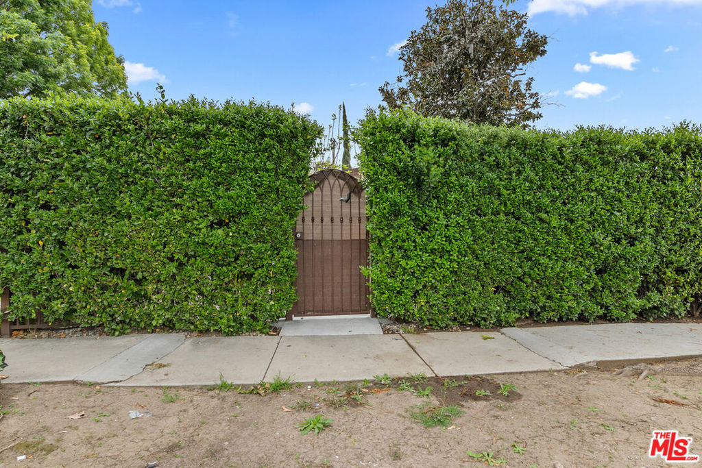 6742 Sunny Brae Avenue - Photo 1