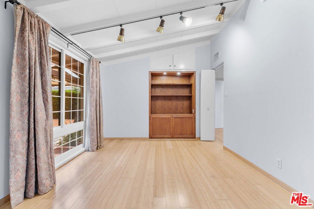 6742 Sunny Brae Avenue - Photo 14
