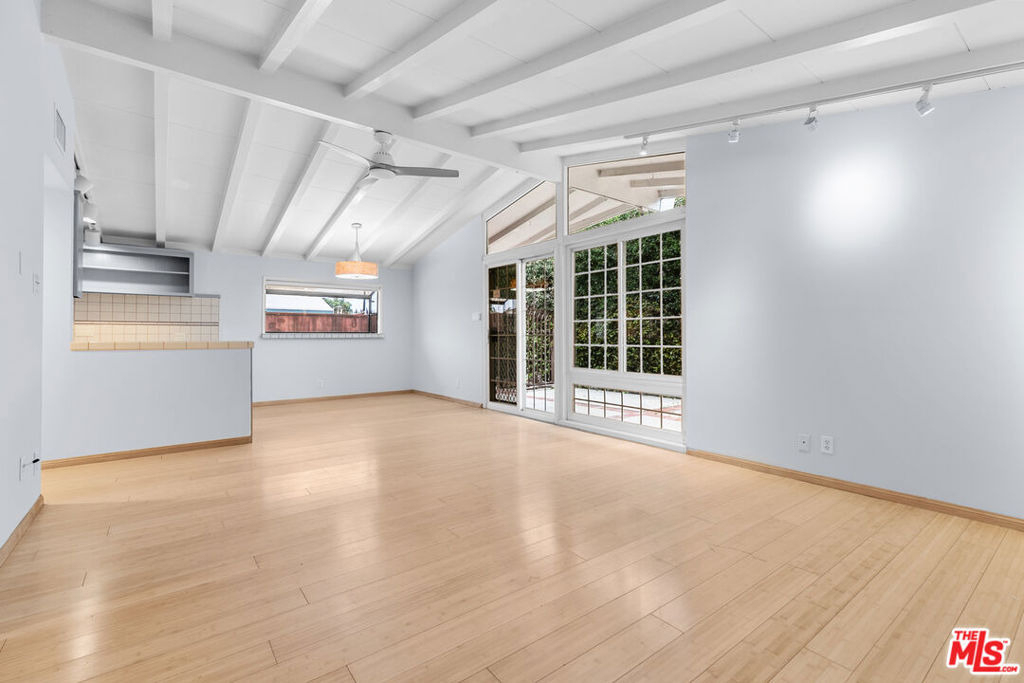 6742 Sunny Brae Avenue - Photo 10