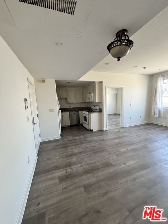 1412 S Sherbourne Drive - Photo 1