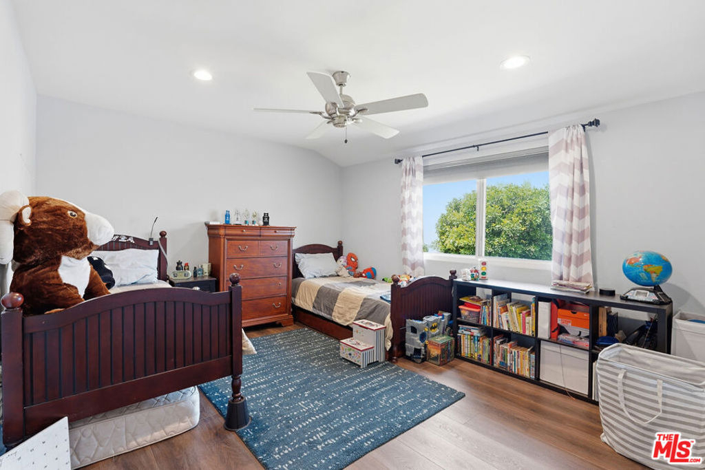 5516 Bluebell Avenue - Photo 17