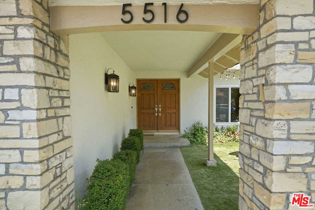 5516 Bluebell Avenue - Photo 3