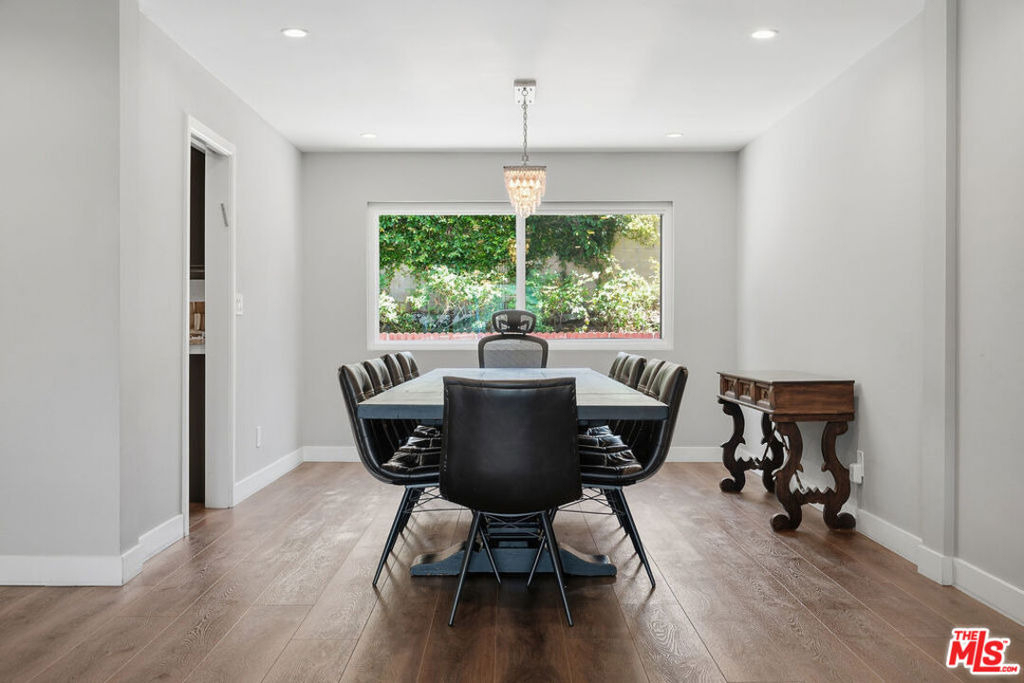5516 Bluebell Avenue - Photo 8