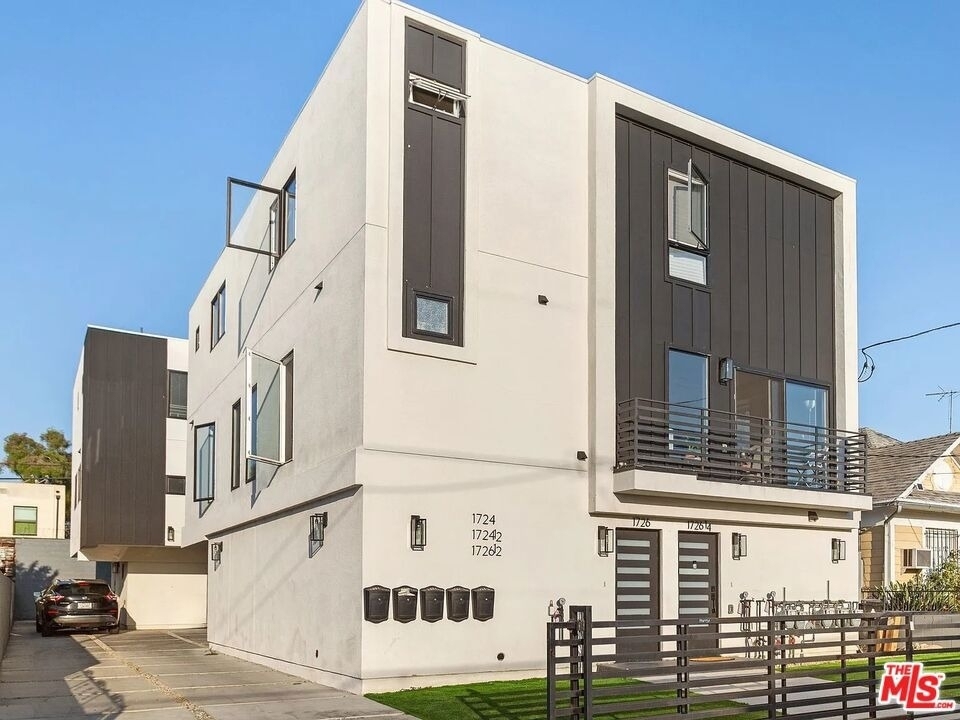 1726 Menlo Avenue - Photo 10