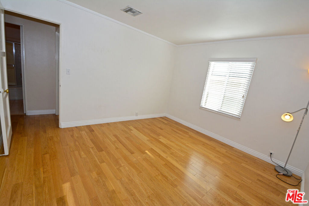 12944 Haynes Street - Photo 17