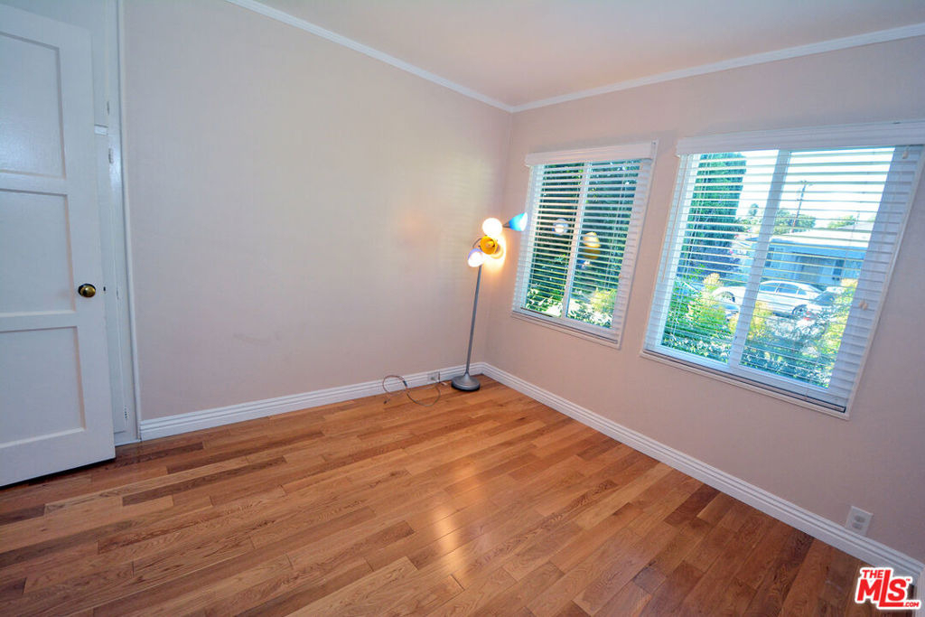 12944 Haynes Street - Photo 14