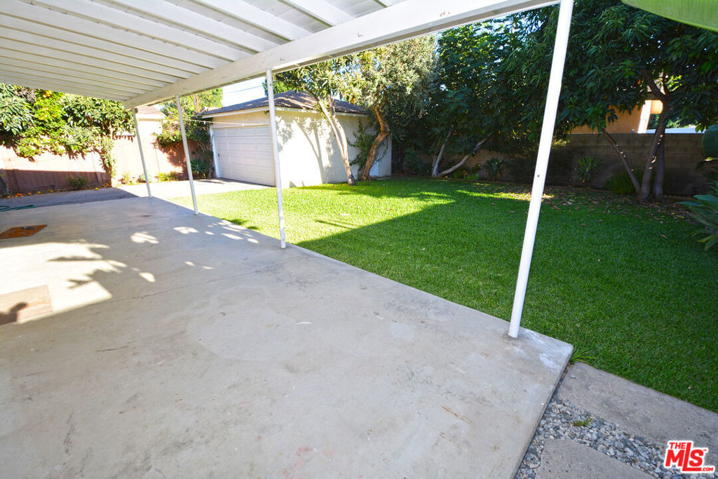 12944 Haynes Street - Photo 31
