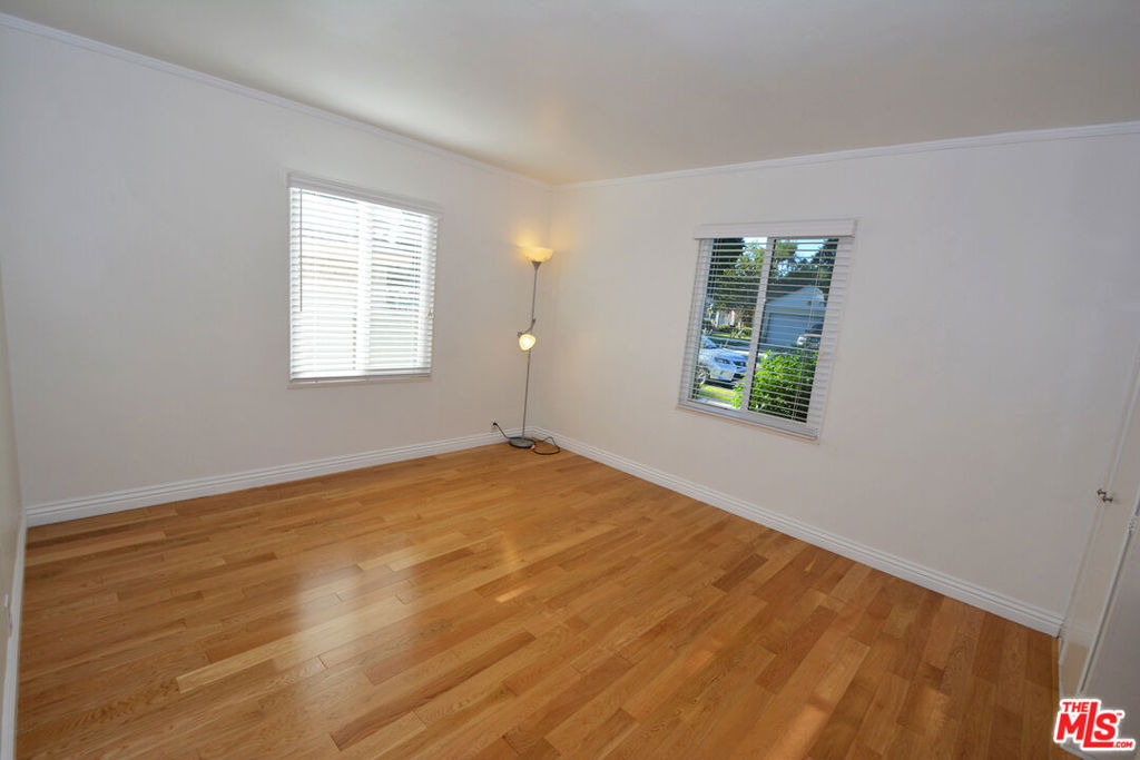 12944 Haynes Street - Photo 16