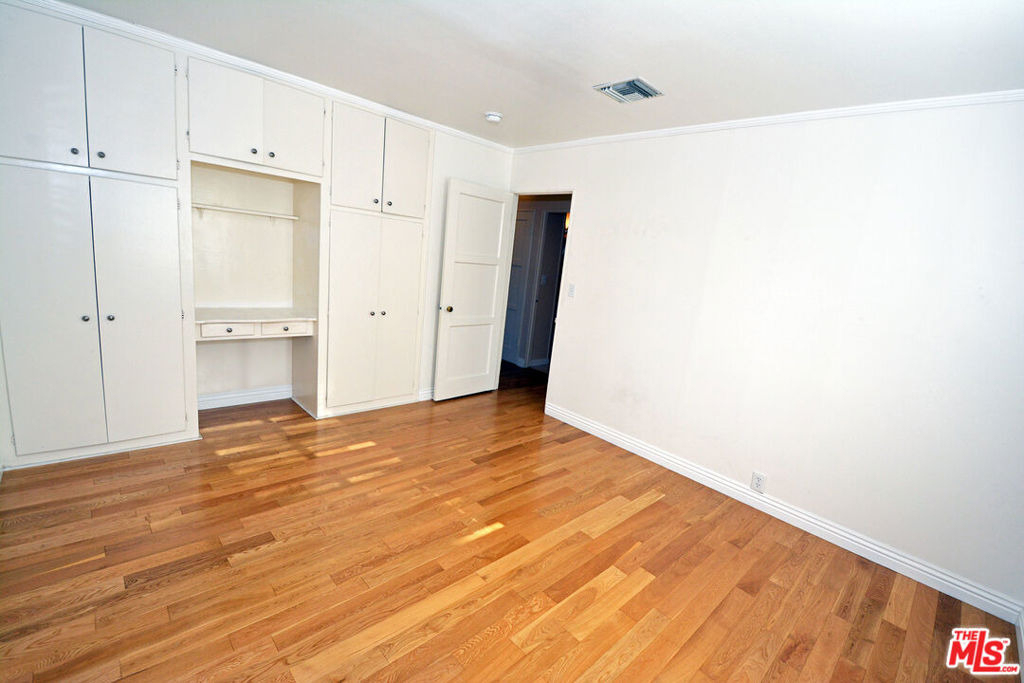 12944 Haynes Street - Photo 18